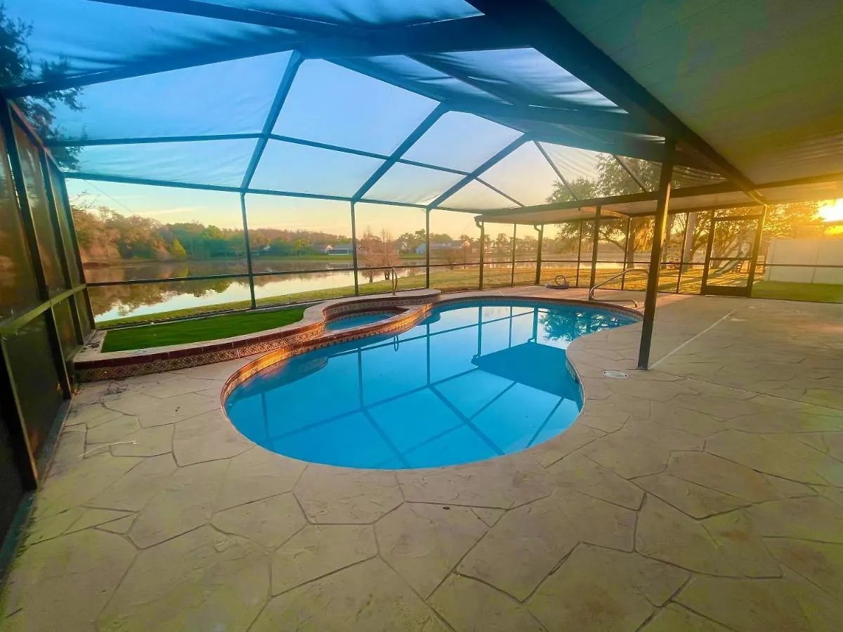 Tampa Golf Course Oasis With Pool- 4 Bedrooms! Holiday home