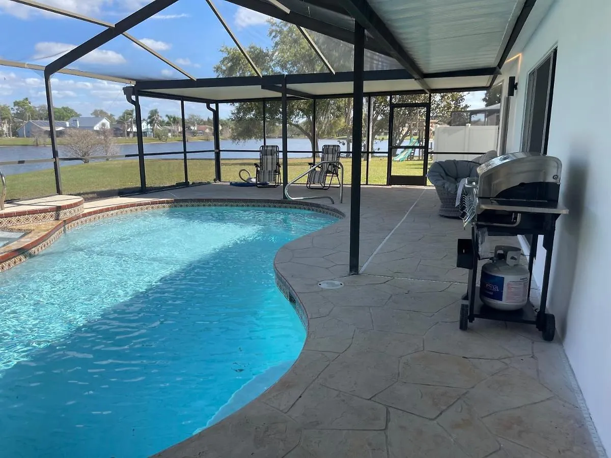 Tampa Golf Course Oasis With Pool- 4 Bedrooms! Holiday home